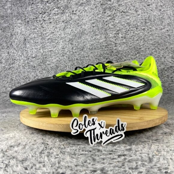 Athletic_Shoes